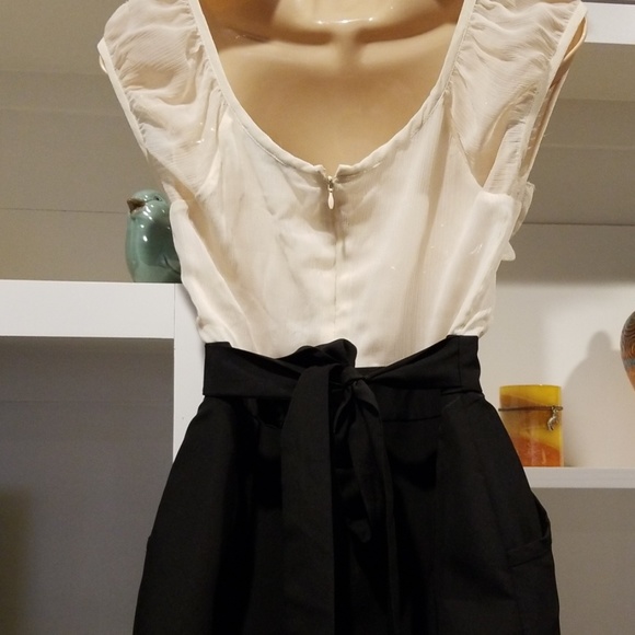 Dress - Picture 3 of 4